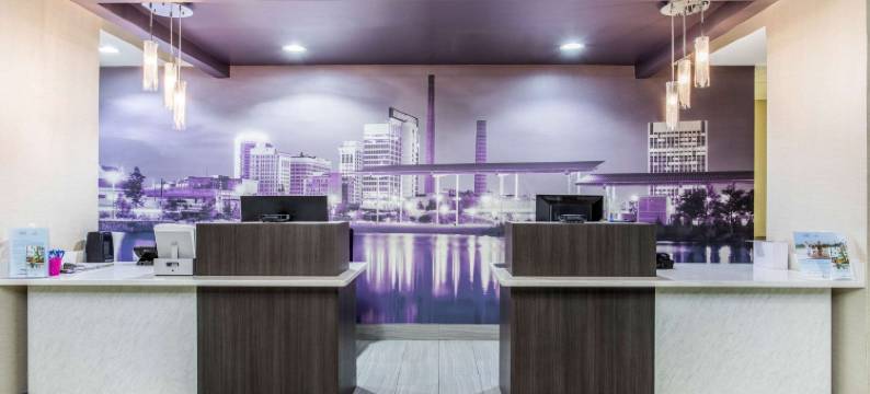 伯明翰北富尔顿戴尔拉昆塔温德姆酒店(La Quinta by Wyndham Fultondale Birmingham North)图片