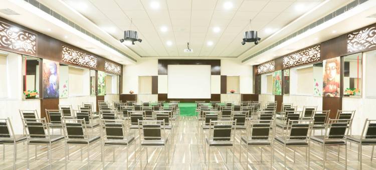 Treebo C 广场(Treebo C Plaza)图片