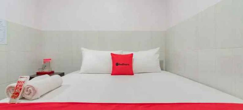 红多兹酒店@科姆普勒克坤甸购物中心(RedDoorz @ Komplek Pontianak Mall)图片