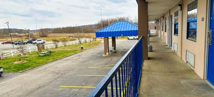 OYO 麦迪逊维尔 I-69 快乐住宿汽车旅馆(Happy Stay Inn Madisonville I-69 by OYO)图片