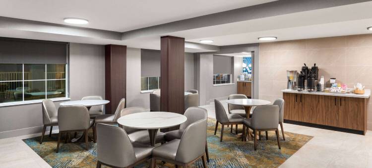 诺克斯维尔佩普米尔拉昆塔温德姆套房酒店(La Quinta Inn & Suites by Wyndham Knoxville Papermill)图片