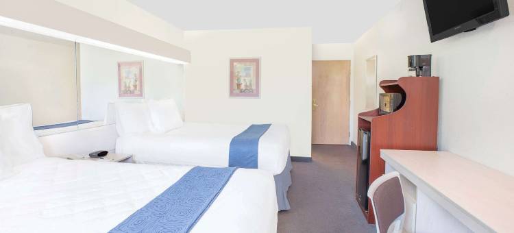 温德姆麦客达套房酒店(Microtel Inn & Suites by Wyndham Broken Bow)图片