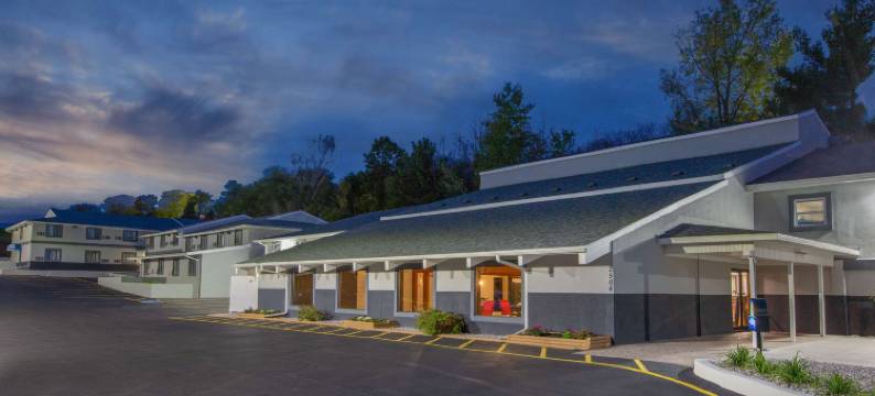 威斯康星戴尔斯温德姆戴斯套房酒店(Days Inn & Suites by Wyndham Wisconsin Dells)图片