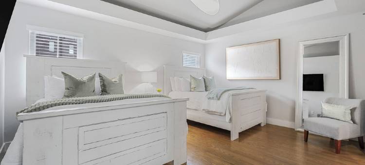 Free Night Deal! Downtown Luxury! Only 2MI to Broadway!4 of 5 Homes in A Row!图片