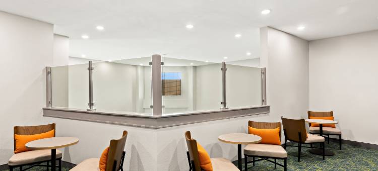 希尔顿威廉斯Spark(Spark by Hilton Williams)图片