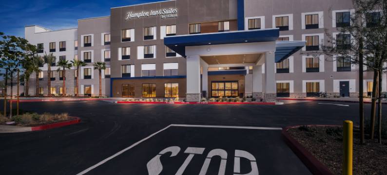 科罗纳希尔顿欢朋套房酒店(Hampton Inn & Suites by Hilton Corona)图片