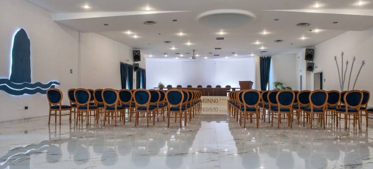 皮佐穆诺维耶斯泰宫酒店(Pizzomunno Vieste Palace Hotel)图片