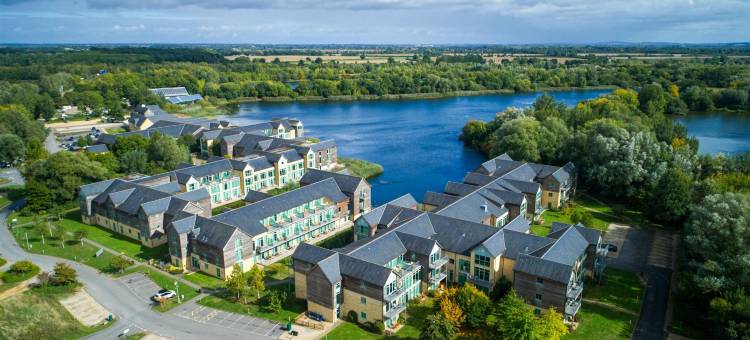 德威尔柯茨窝尔山水上乐园酒店(De Vere Cotswold Water Park)图片