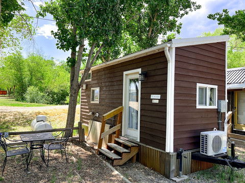 雪松溪住宿及房车公园