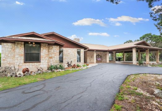 Breathtaking Lake Views and Game Room - Spectacular Canyon Escape Hotel Overview