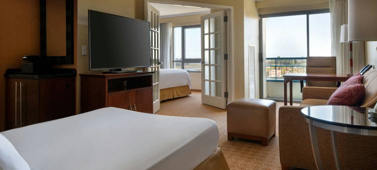 纽波特海滩万豪湾景酒店(Newport Beach Marriott Bayview)图片