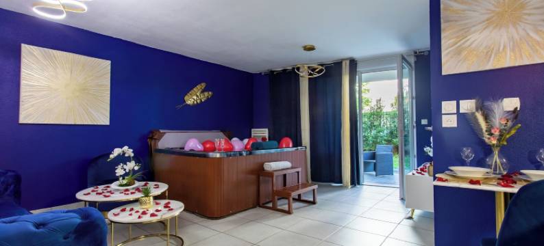 套房按摩浴缸(Suite Jacuzzi)图片