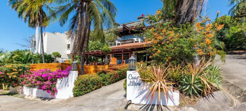 豪华海景火烈鸟之家，配有泳池、公寓和派对露台(Stunning Home with Brand-New Guesthouse and Oceanview Terrace with Private Swimming Pool & Hot Tub)图片