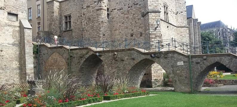 瑞莱斯圣帕维公寓酒店(Petite Maison Romantique au Calme, Cœur Historique, Vue Ville et Jardin)图片