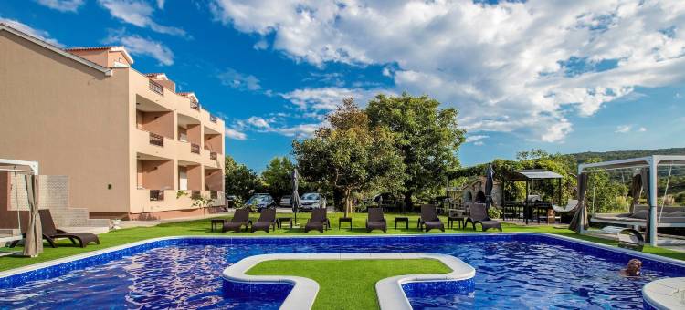 苏比克别墅酒店(Apartments Villa Subic)图片