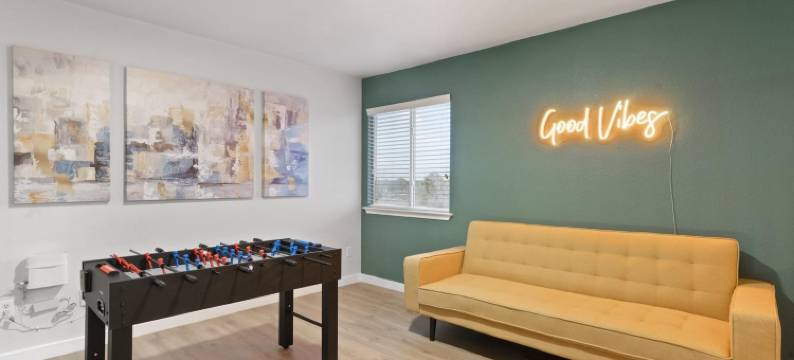 适合远程工作的大床宽带3居室(Modern & Homey 3Br Home, Remote Work Friendly, King Beds, Fast WiFi)图片