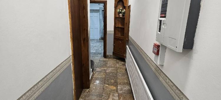 斯努兹登韦尔斯利酒店-近斯劳车站(SnoozeDen Wellesley – Near to Slough Station)图片