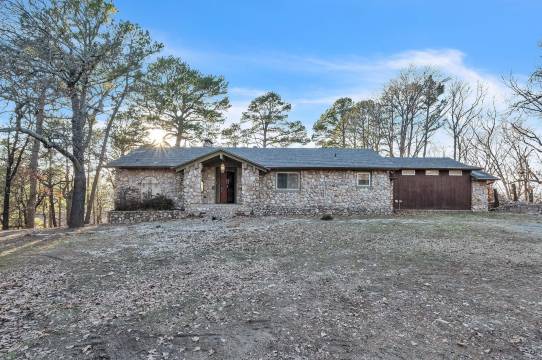 哈德逊湖畔逃逸 5间卧室小屋(Lakefront Escape On Lake Hudson 5 Bedroom Cabin)