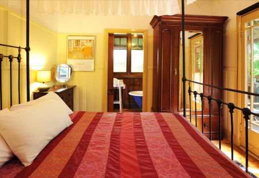 Como Cottage AccommodationHotel Overview