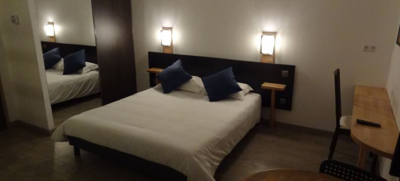 雷希德拉之家酒店(Appart'Hotel Residella House Room & Kitchen Avignon le Pontet)图片