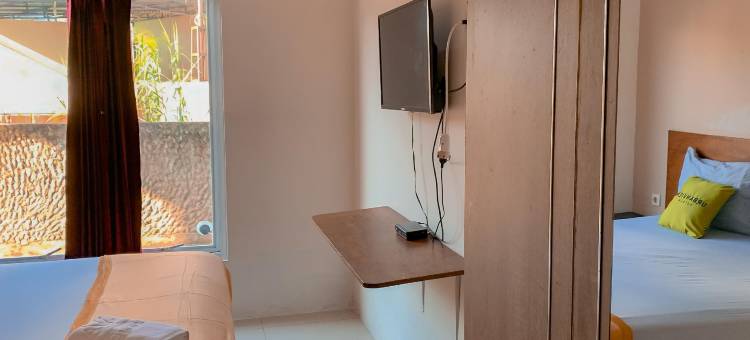 瑞德多兹酒店 - 近班贾尔马辛佳兰艾哈迈德沙亚尼(Urbanview Hotel Ava Banjarmasin by RedDoorz)图片