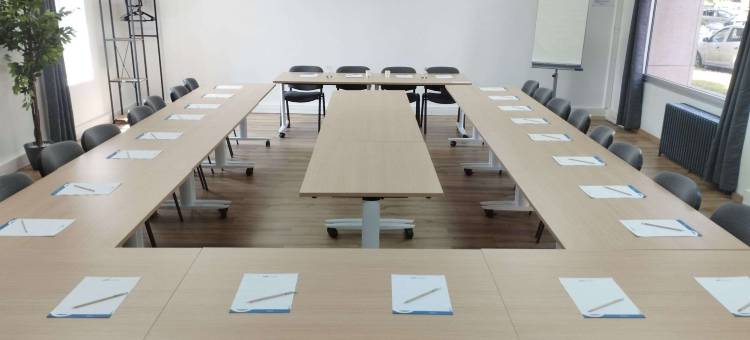 干贡艾里维布莉特酒店(Brit Hotel l'Arrivée Guingamp)图片