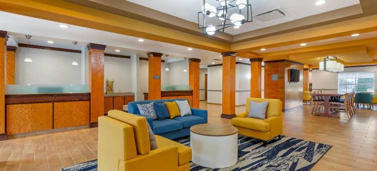 舒适套房酒店阿克伦南(Comfort Inn & Suites Akron South)图片