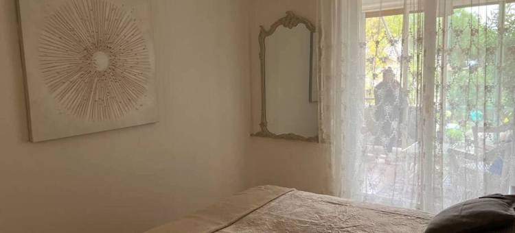 Garden view apartment in Sanremo with veranda图片