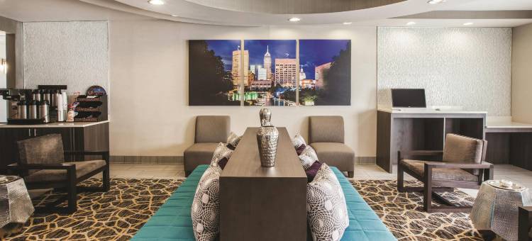 印第安纳波利斯北金字塔拉昆塔温德姆酒店(La Quinta Inn by Wyndham Indianapolis North at Pyramids)图片