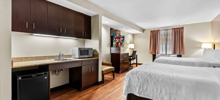 马隆红顶Plus套房酒店(Red Roof Plus+ & Suites Malone)图片