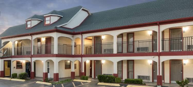 Travelodge Inn & Suites by Wyndham Norman图片