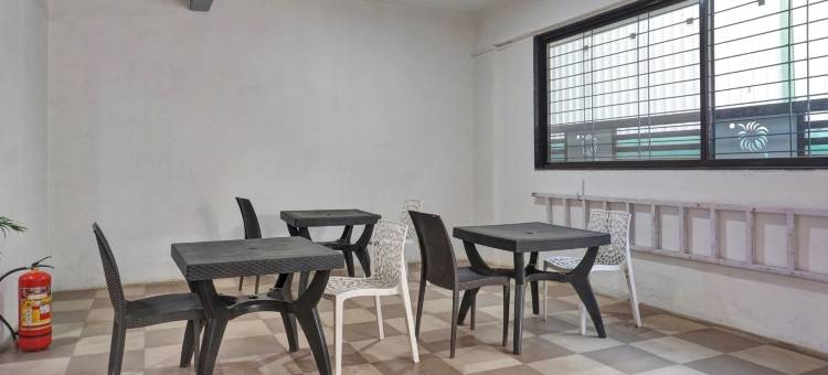 Super Collection O Eon Inn Near Pune Airport图片