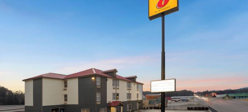 温德姆速8酒店查塔努加东/汉密尔顿广场(Super 8 by Wyndham Chattanooga East - Hamilton Place)图片