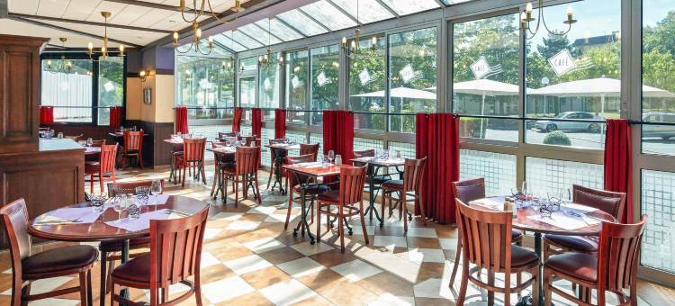 宜必思沙特尔西卢斯酒店(Ibis Chartres Ouest Lucé)图片