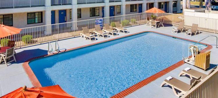 千橡树南6号汽车旅馆(Motel 6 Thousand Oaks, CA)图片