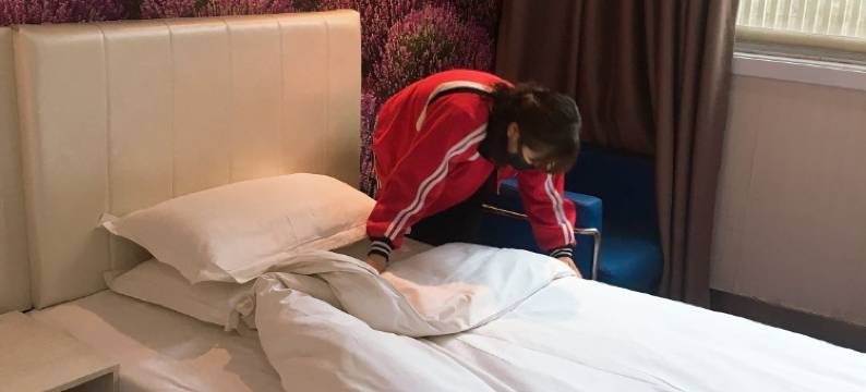 致青春电竞酒店(星月时代广场巩义站店)图片