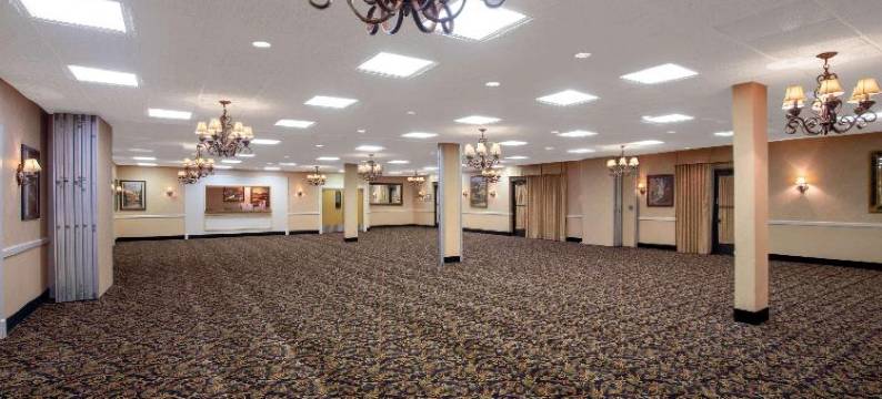 伊利-I 90速8酒店(Econo Lodge)图片