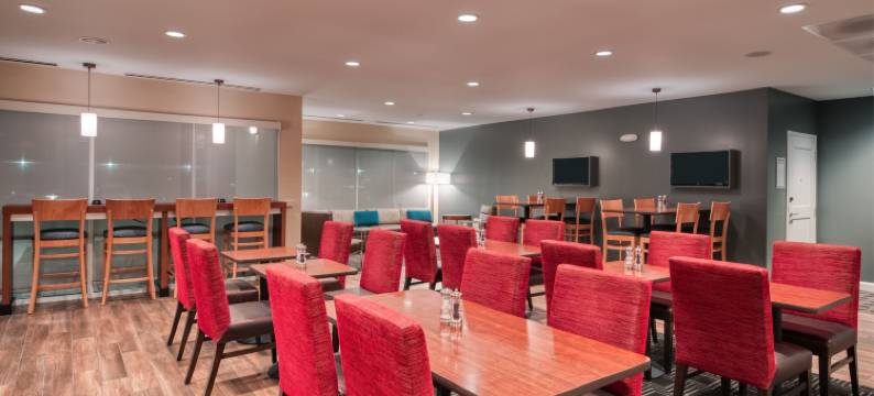 印第安纳波利斯机场TownePlace Suites酒店(TownePlace Suites Indianapolis Airport)图片