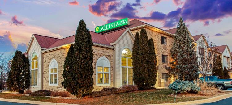 密尔沃基德拉菲尔德拉昆塔温德姆套房酒店(La Quinta Inn & Suites by Wyndham Milwaukee Delafield)图片