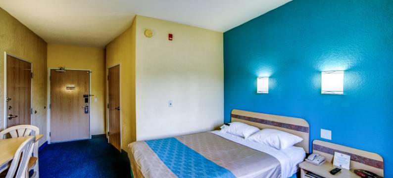 安大略省亨茨维尔6号汽车旅馆(Motel 6 Huntsville, on)图片