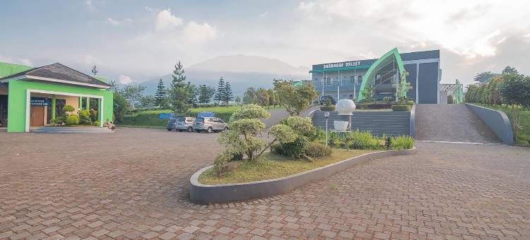 红多兹伊斯兰酒店-沙龙盖奇昂朱尔(RedDoorz Syariah @ Sarongge Cianjur)图片