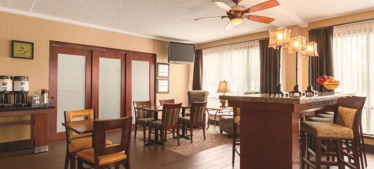 德梅因机场欢朋酒店(Hampton Inn des Moines-Airport)图片