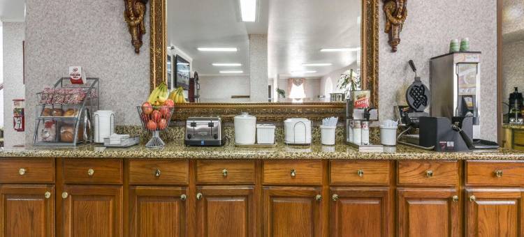 伯勒森沃斯堡速8酒店(Super 8 by Wyndham Burleson Fort Worth Area)图片