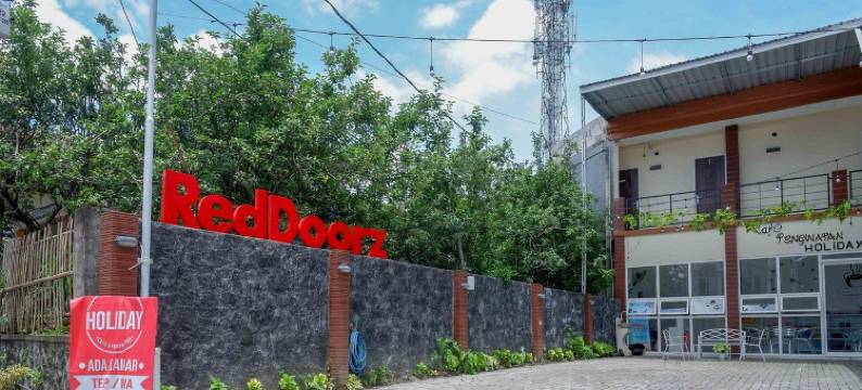 红多兹伊斯兰酒店@拉亚蓬腾巴图(RedDoorz Syariah @ Raya Punten Batu)图片