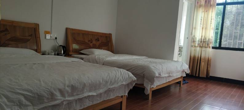 东江湖千里香农家(镰刀湾大桥分店)图片