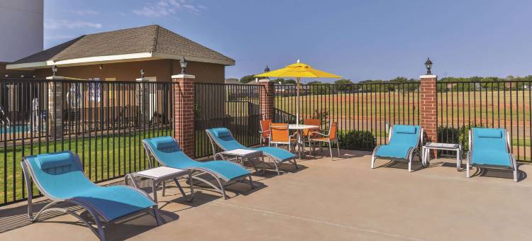 阿比林购物中心拉昆塔温德姆套房酒店(La Quinta Inn & Suites by Wyndham Abilene Mall)图片