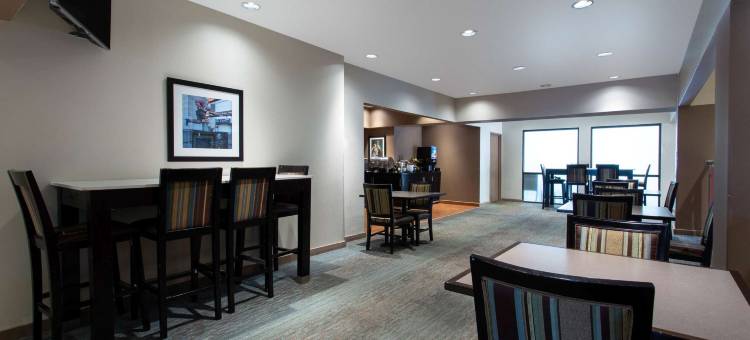 格伦戴尔高地伦巴底华美达酒店(Ramada by Wyndham Glendale Heights/Lombard)图片
