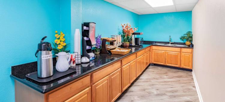 休斯顿霍比机场温德姆豪生酒店(Howard Johnson by Wyndham Houston Hobby Airport)图片