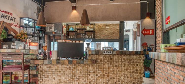 红多兹Plus酒店-近三宝垄警察学院3号(RedDoorz Plus Near Akademi Kepolisian Semarang 3)图片