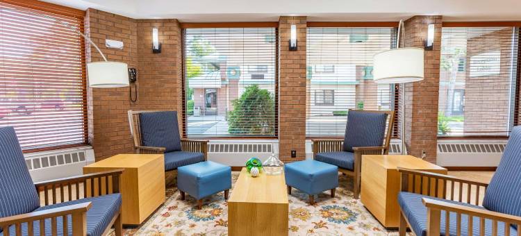 特拉弗斯城丽怡酒店(Country Inn & Suites by Radisson, Traverse City, MI)图片